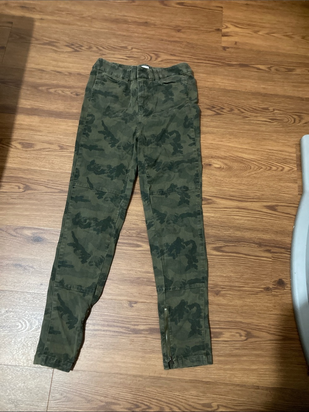 ecru Women’s Olive Green Camo Joggers